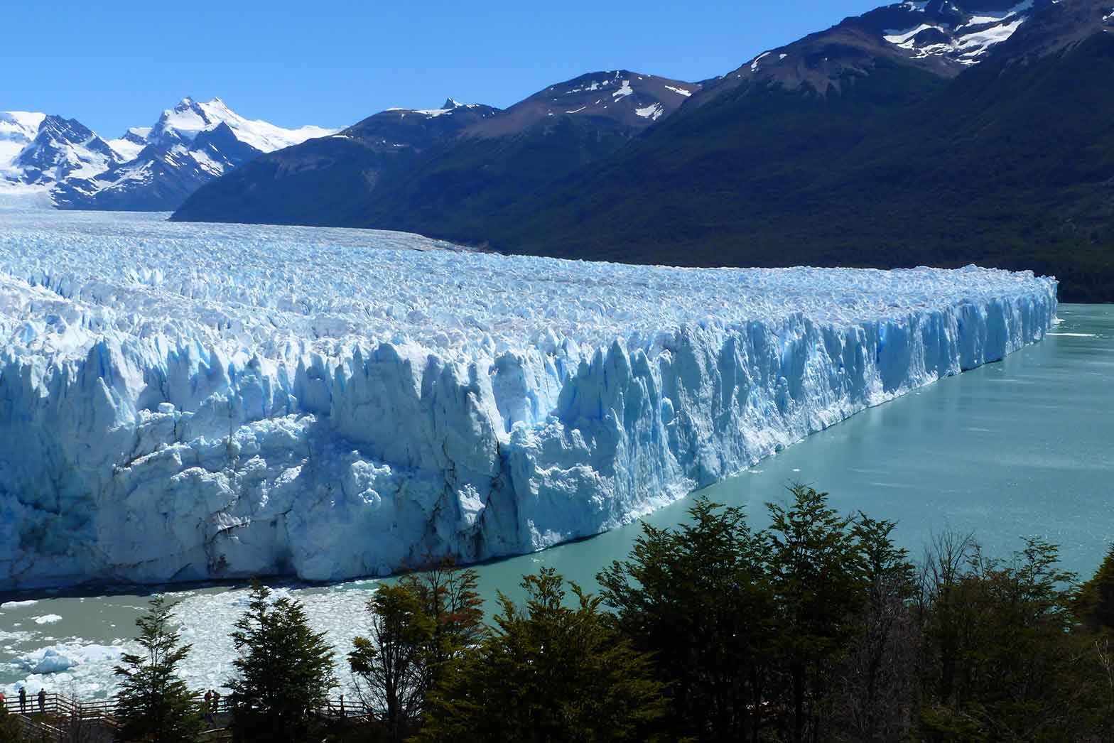 Самую большую площадь занимают ледники. Ушуайя ледник. Ледник Перито-Морено Аргентина. Ушуайя ледник гласиер. Ушуайя Аргентина ледники.